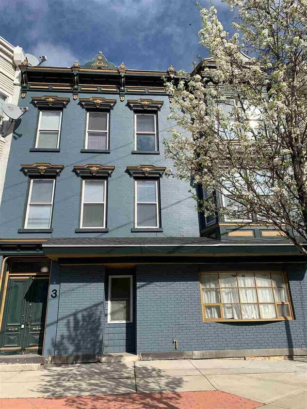 Primary Photo - 3 13th St