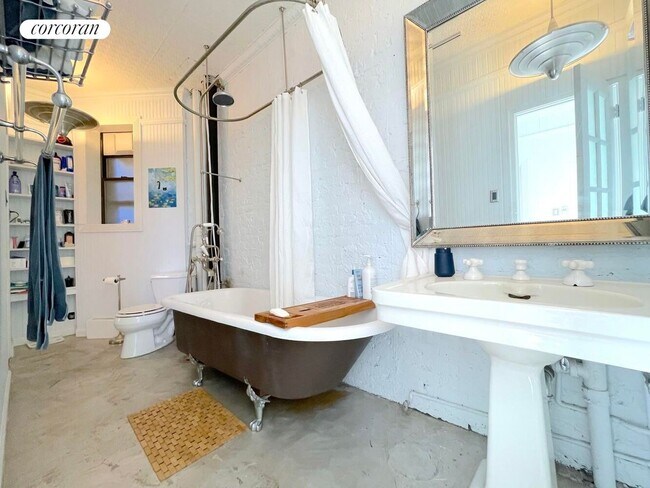 Foto del edificio - 613 E 6th St