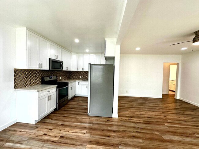 Foto del edificio - 5721-5723 Tilden Avenue