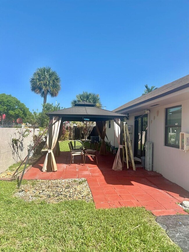 Foto del edificio - 2200 SW 122nd Ave