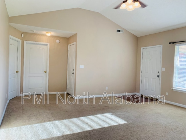 Building Photo - 218 Maddux Ct