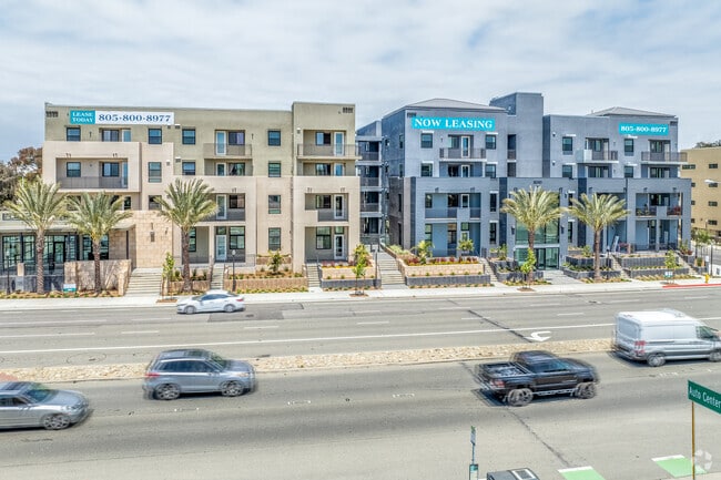 Building Photo - Willows at Ventura