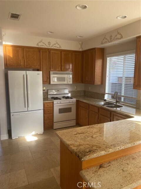 Building Photo - 41823 Vardon Dr
