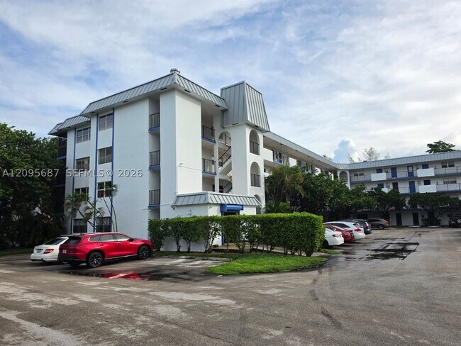 Foto del edificio - 5961 N Falls Cir Dr