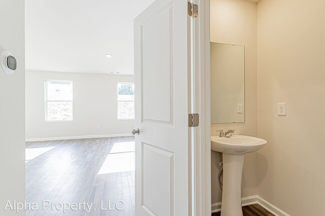 Building Photo - 4 br, 2.5 bath House - 4071 Garrison Ln