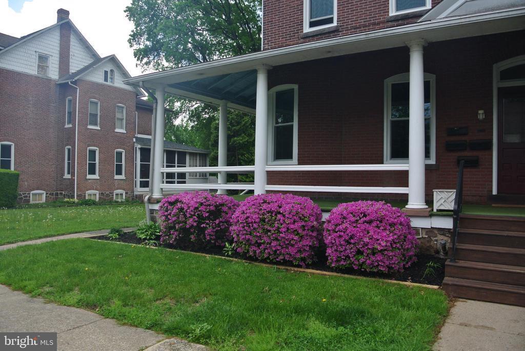 Primary Photo - 330 Broad St