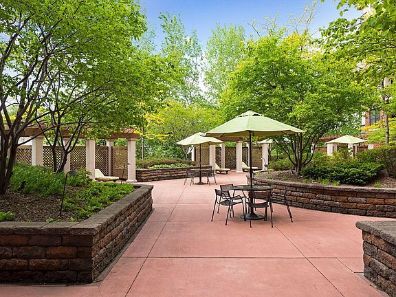 Building Photo - 317 Groveland Ave