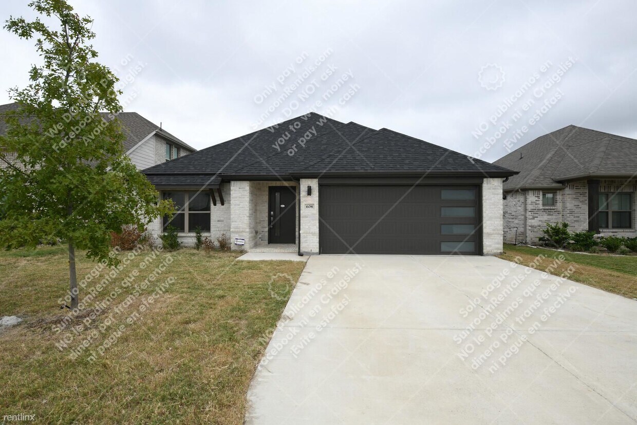 Primary Photo - 4 br, 2 bath House - 608 Congressional Ave