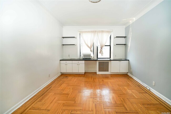Building Photo - 62-64 Saunders St-