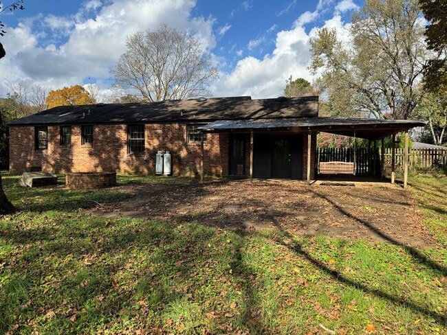 Foto del edificio - 2313 Lynn Rd NW