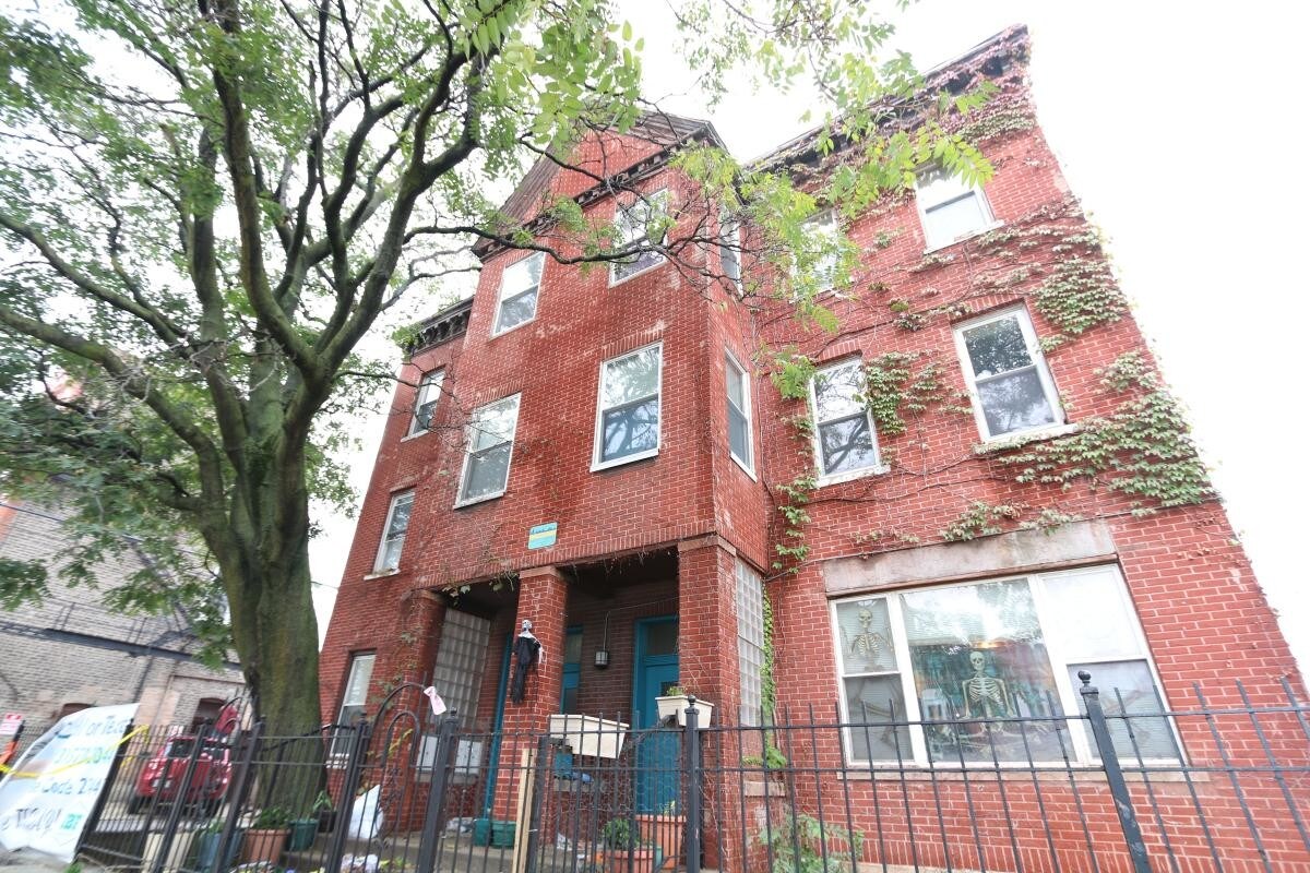 Primary Photo - 2344 W 24th Pl