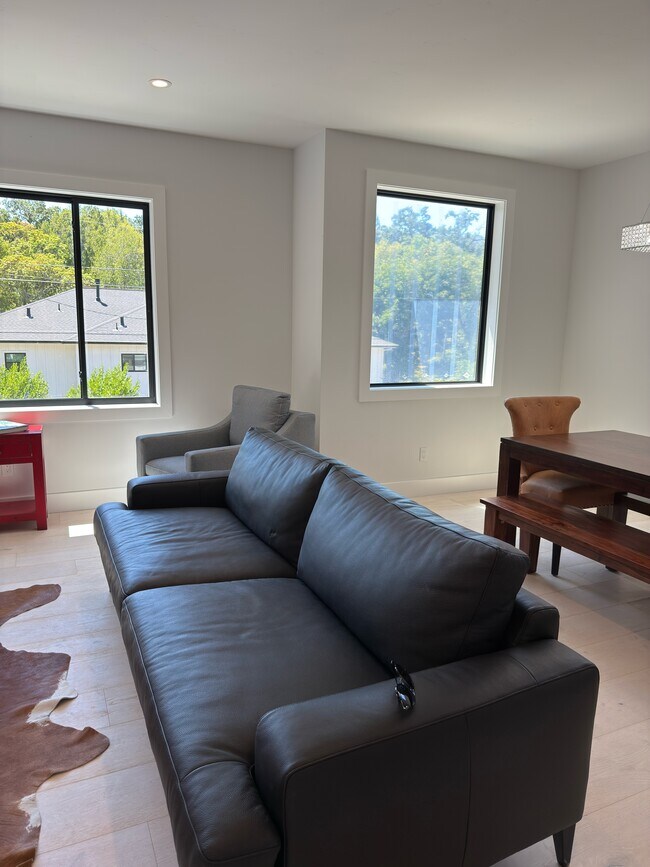 Foto del edificio - 5255 O'Donnell Ln
