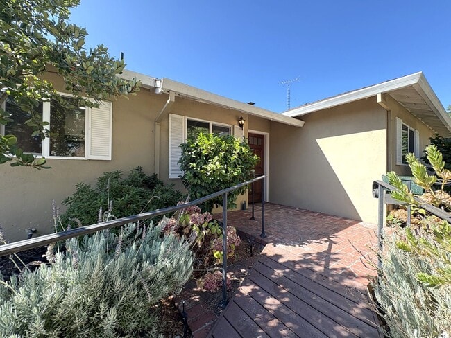 Foto del edificio - Modern Oasis in the Heart of Los Altos – U...