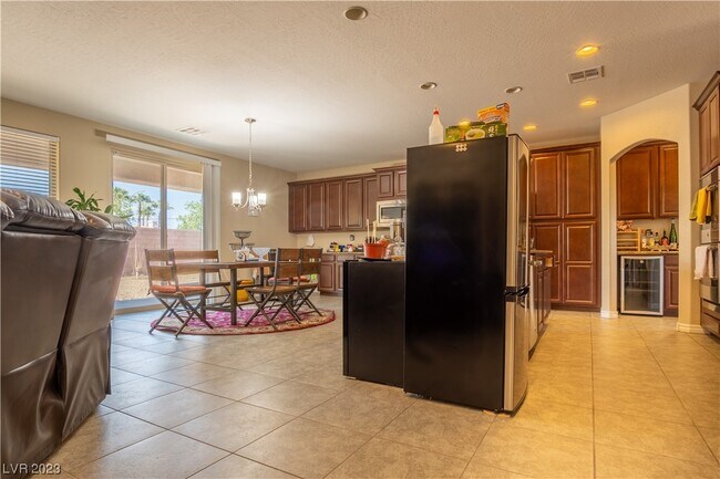 Foto del edificio - 7324 White Bloom Ave