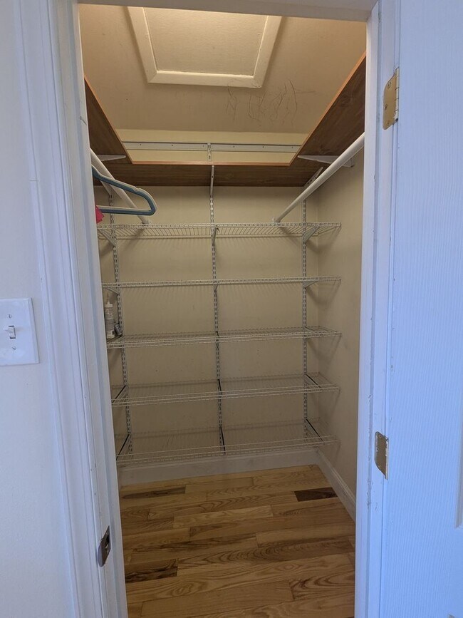 Building Photo - 125 Lockart Plaza