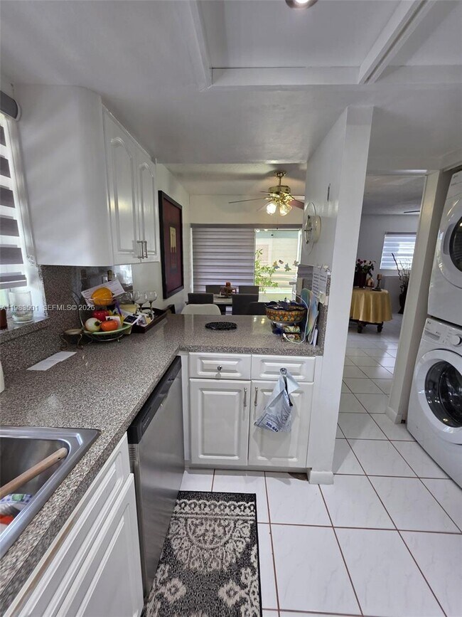 Foto del edificio - 11173 NW 7th St