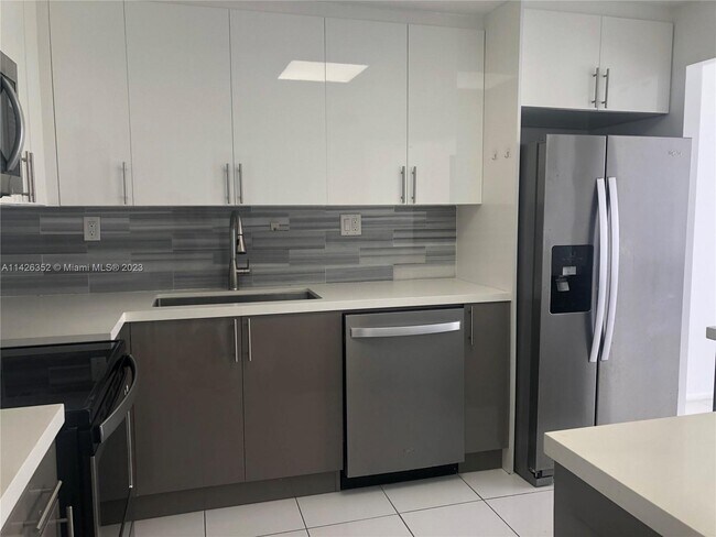 Foto del edificio - 18081 Biscayne Blvd