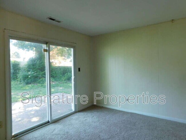 Building Photo - 3825 Annie Ln