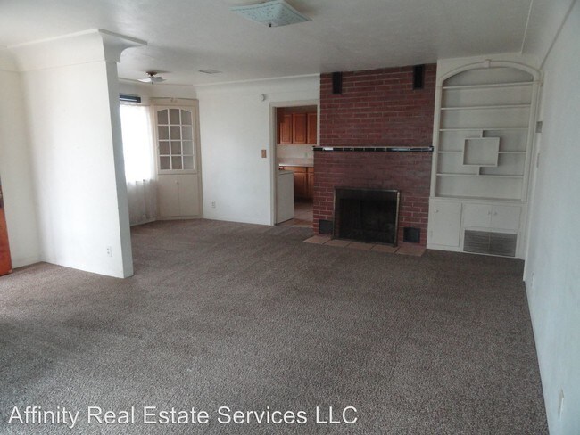 Building Photo - 1106 N Guadalupe St