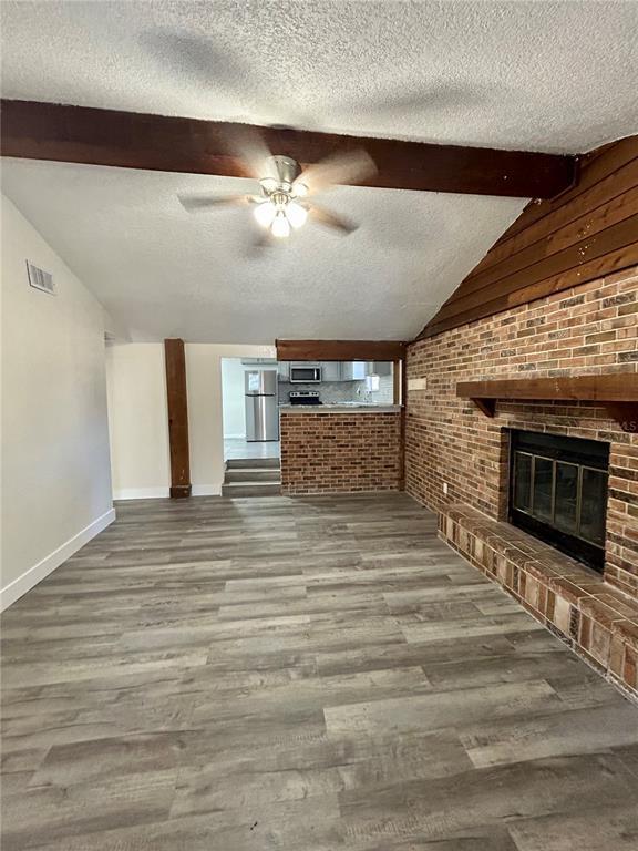 Foto del edificio - 18812 Carr Dr