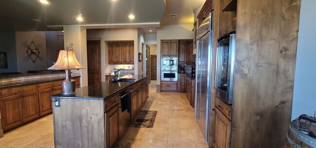 Foto del edificio - 16055 N Overlook Ct
