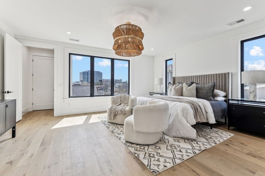 Foto principal - 3135 Parthenon Ave