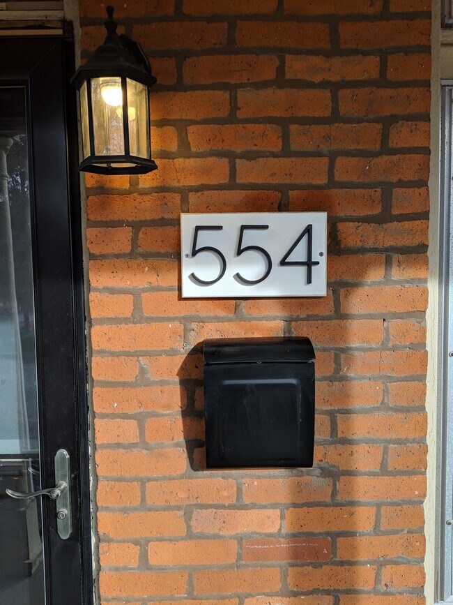 Foto del edificio - 554 E Sycamore St