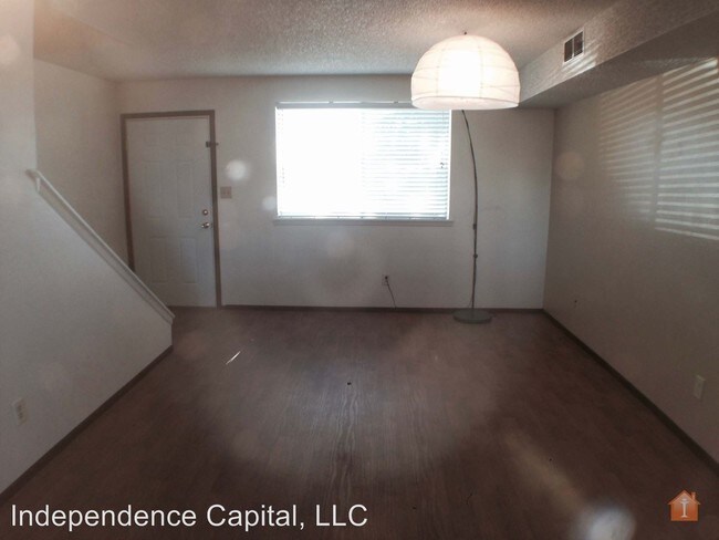 Building Photo - 907 N Tucker Ave