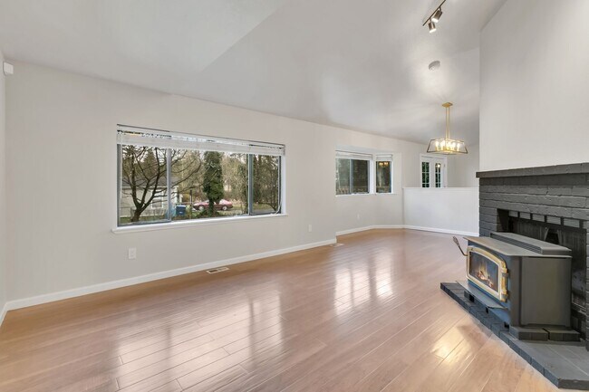 Foto del edificio - Auburn Area Rambler on dead end-street