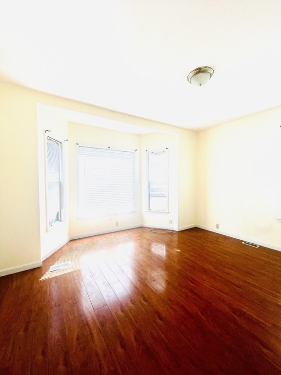 Building Photo - 93 Pleasant St