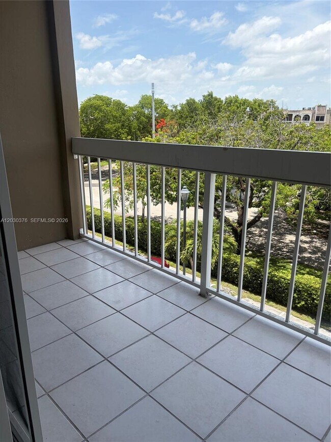 Building Photo - 7732 Camino Real