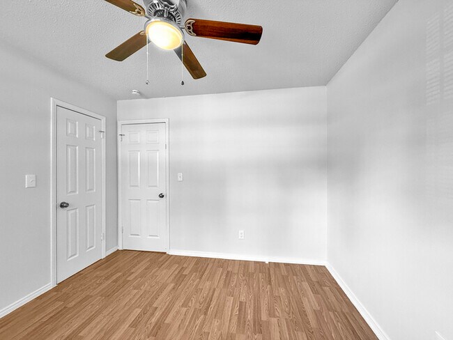 Foto del edificio - 4325 Prairie Ln