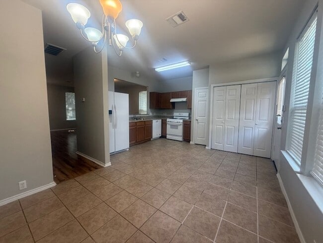 Building Photo - 5689 B Fergus