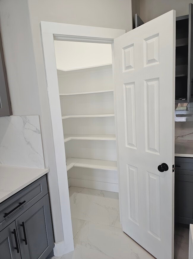 Building Photo - 615 Lettie St