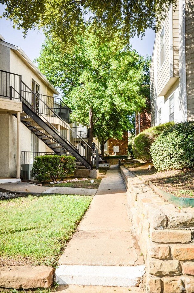 Summerwood Apartments Rentals Irving, TX