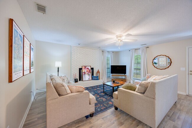 Foto del edificio - 35 Preston Dr