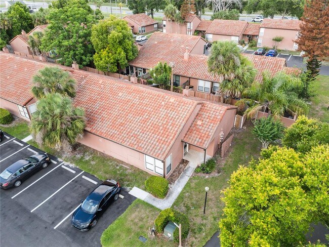Foto del edificio - 652 St Johns Ct