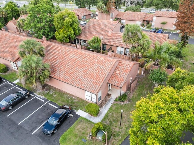 Building Photo - 652 St Johns Ct