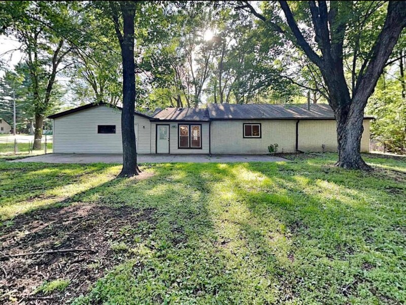 Foto principal - 10904 Irwin Ave S