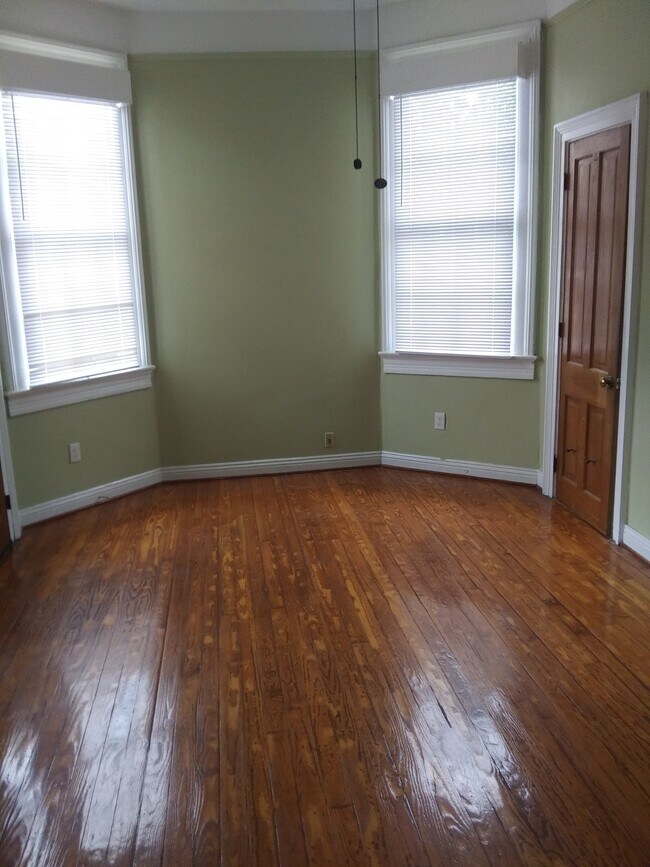 Dining area/office/conference area? - 2851 Carondelet St