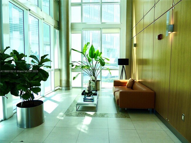 Foto del edificio - 480 NE 30th St