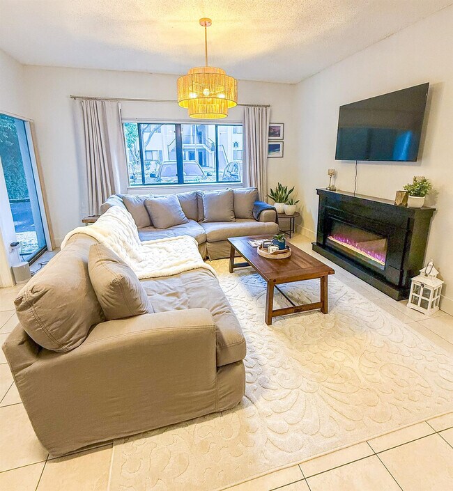 Foto del edificio - 2445 SW 18th Terrace