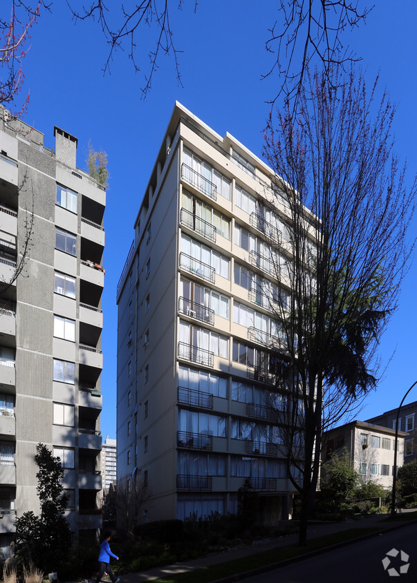 Primary Photo - 1445 Pendrell St