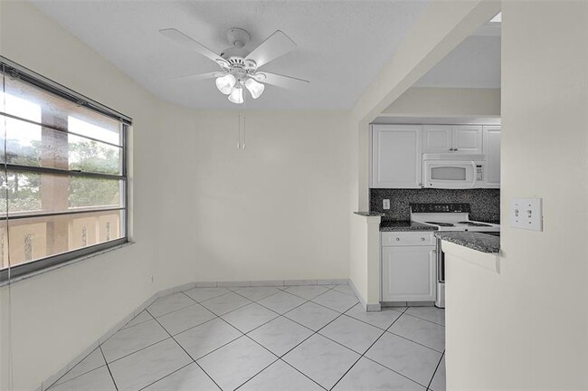 Building Photo - 1604 Abaco Dr