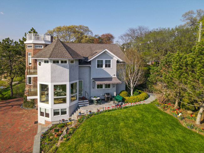 Building Photo - 539 Colonial Rd