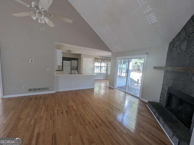 Building Photo - 1995 Holly Cove Rd