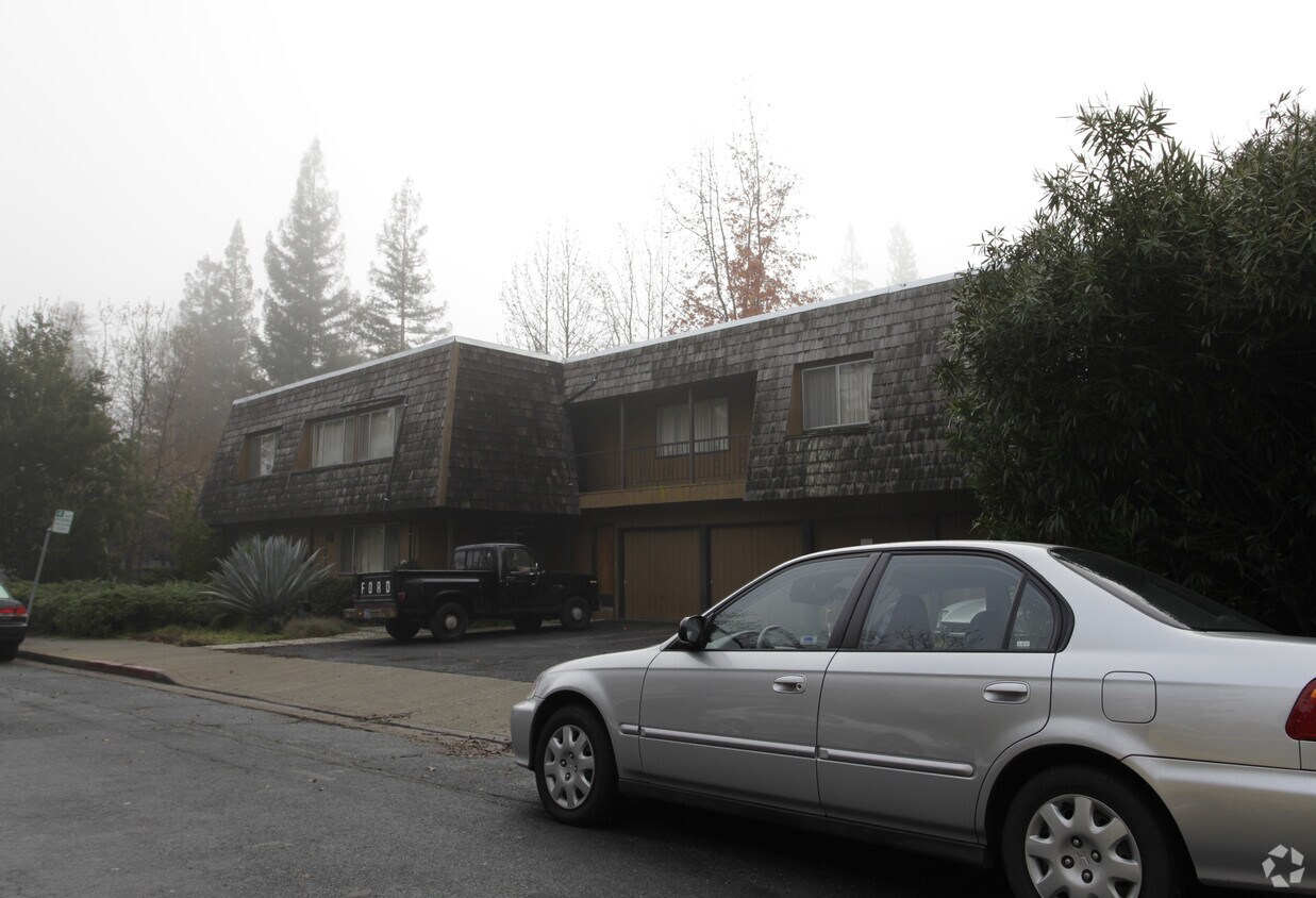 Building Photo - 3603 Chestnut St