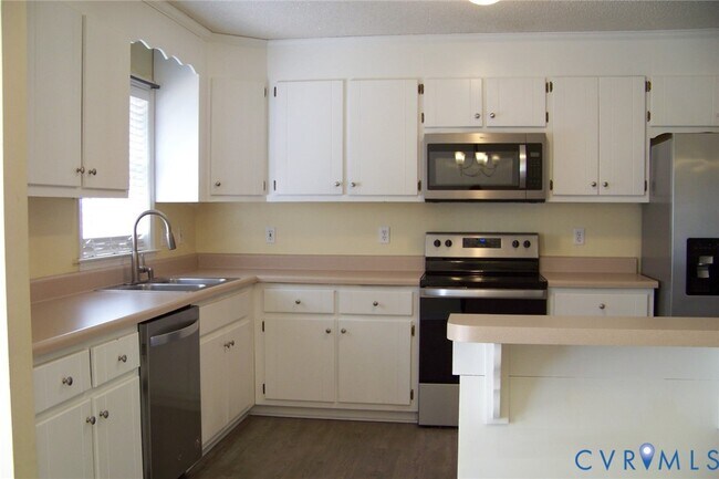Foto del edificio - 22925 Pheasant Ct