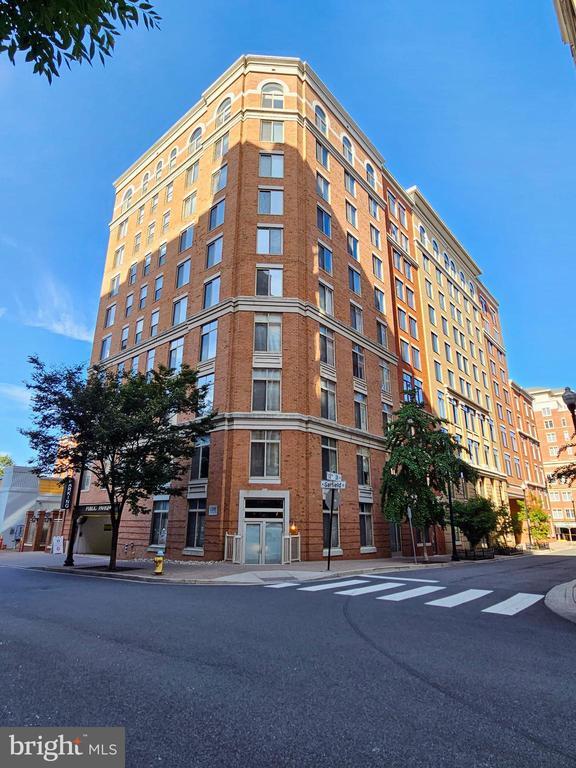 Building Photo - 1205 N Garfield St