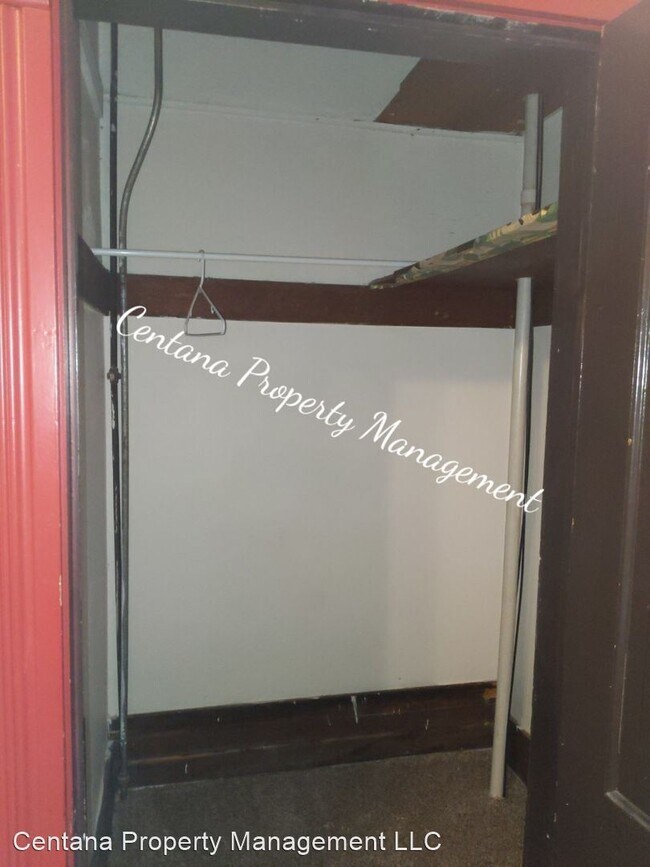 Building Photo - 2 br, 1 bath Apartment - 425 W. Silver